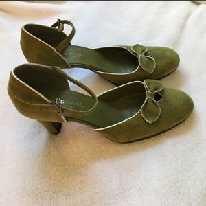 Olive green pumps